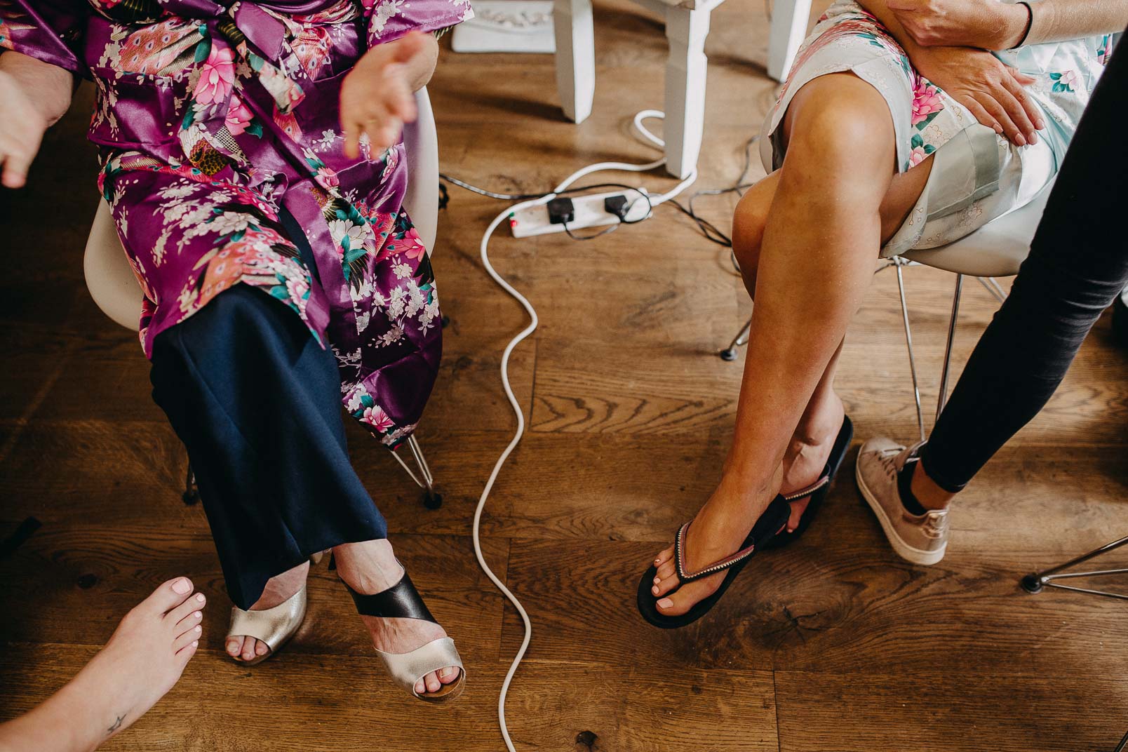 feets of bridesmaids