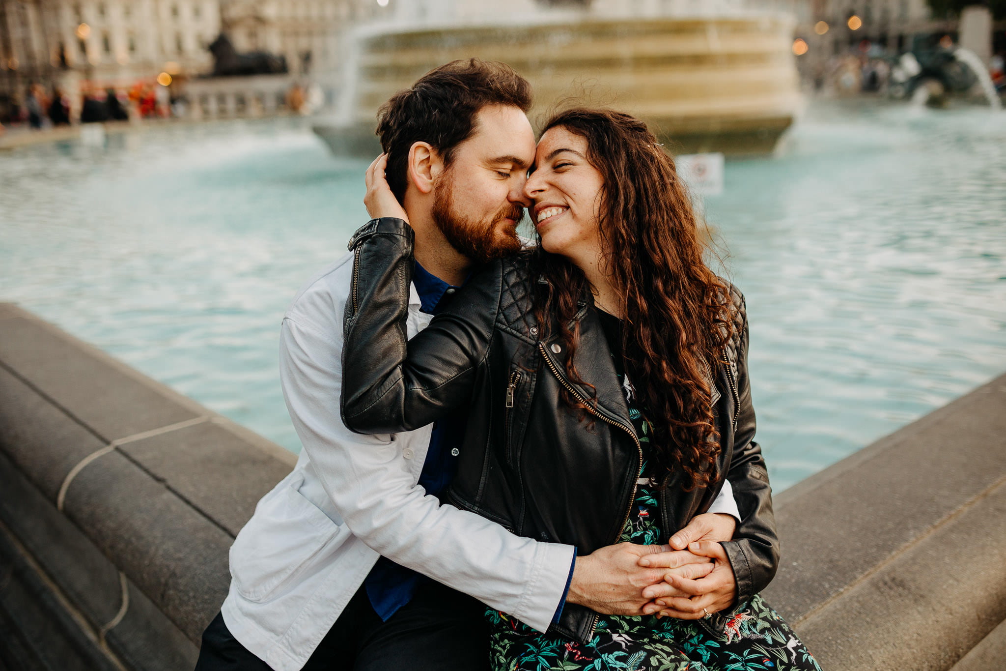 easy poses for wedding couples